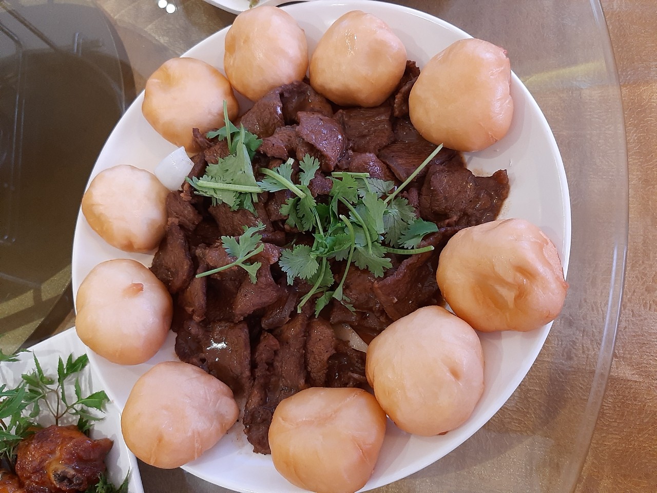 Bò sốt tiêu đen + bánh bao